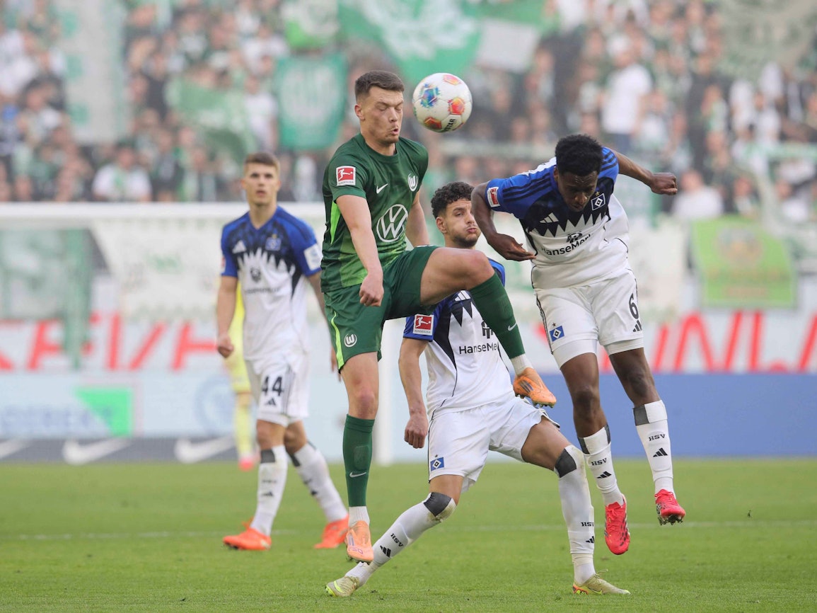 Spielszene im Bundesliga-Duell zwischen Wolfsburg und dem Hamburger SV.
