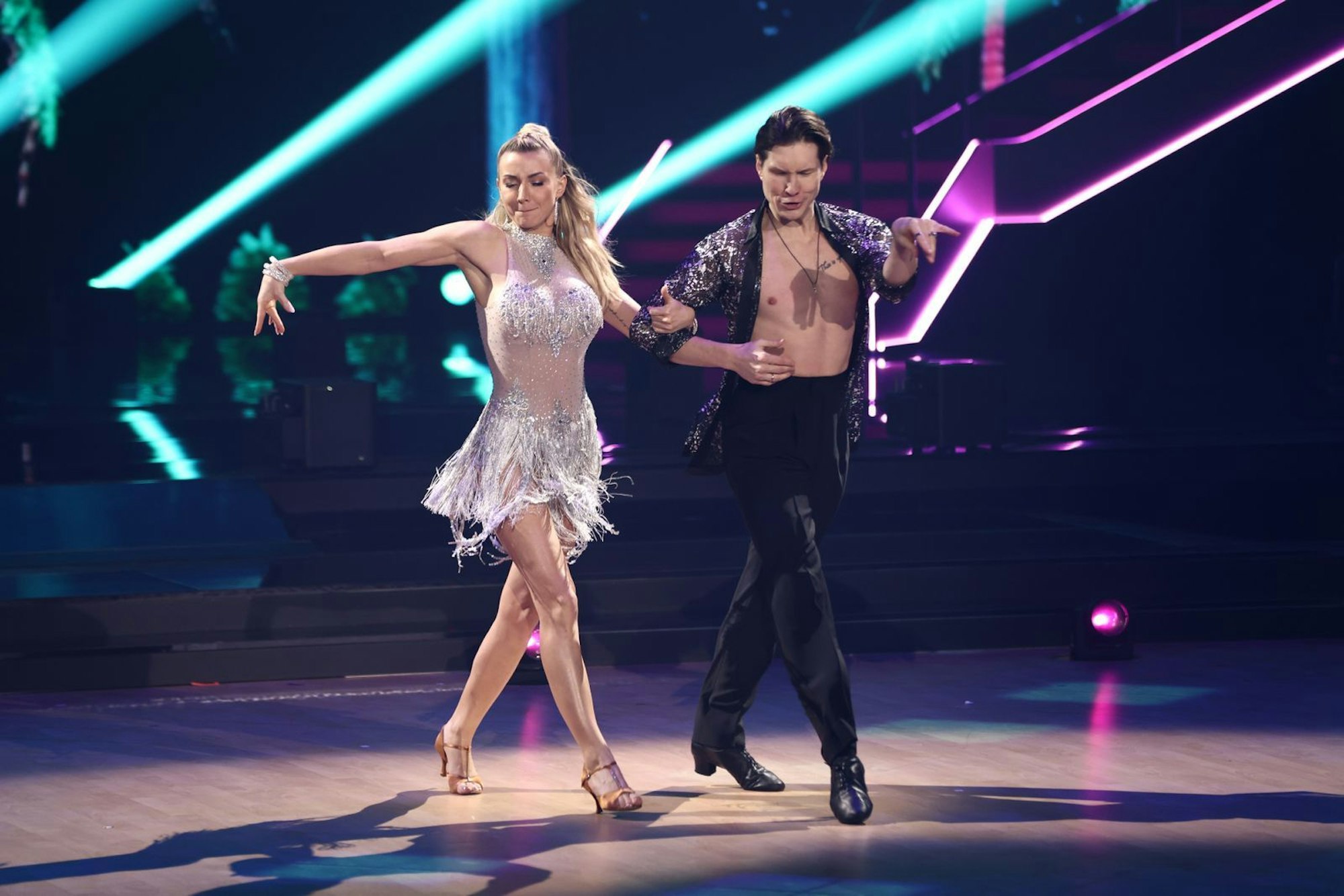 Evgeny Vinokurov und Anna-Carina Woitschack gaben bei ihrem Cha-Cha-Cha alles. (Bild: 2026 Getty Images/Joshua Sammer)