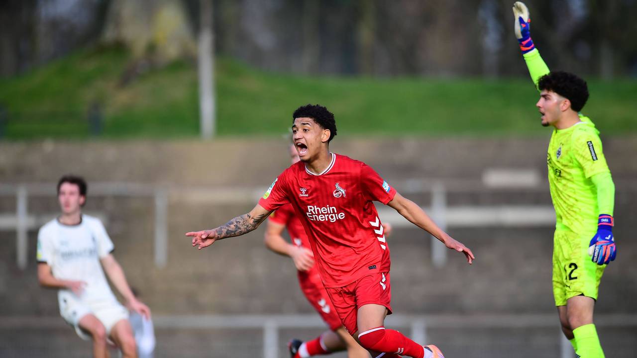 Nilas Yacobi jubelt über seinen Treffer für die FC-U21 gegen die Gladbach-U23.