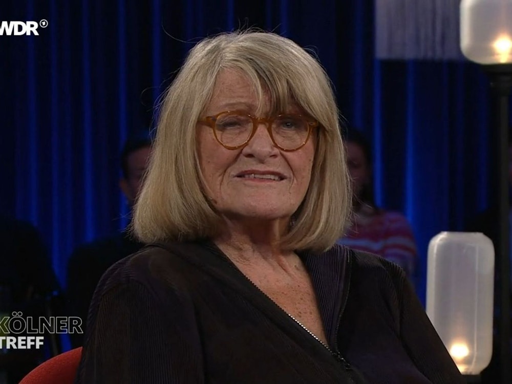Alice Schwarzer sprach im „Kölner Treff“ unter anderem über ihre Kindheit. (Bild: WDR)
