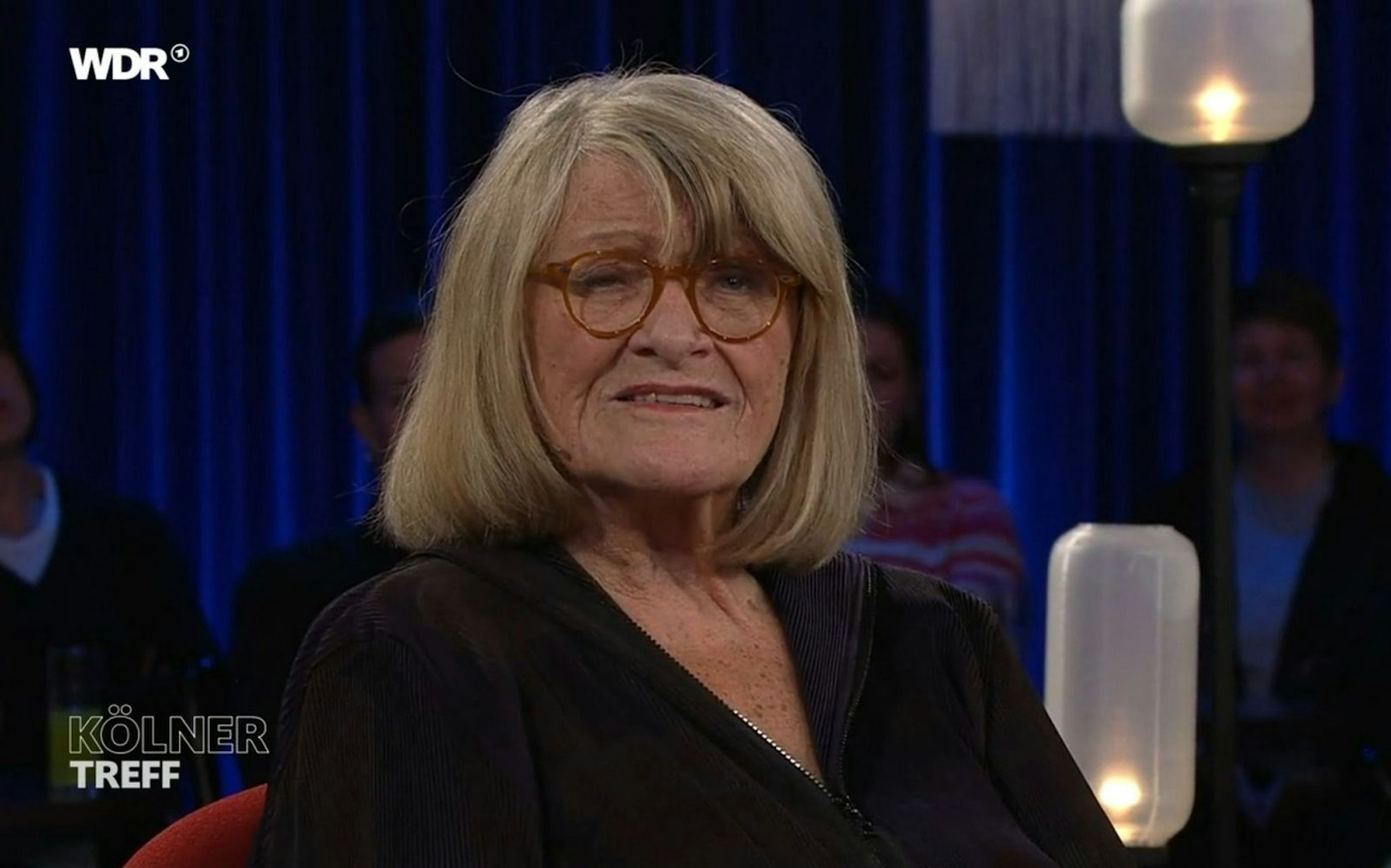 Alice Schwarzer sprach im „Kölner Treff“ unter anderem über ihre Kindheit. (Bild: WDR)