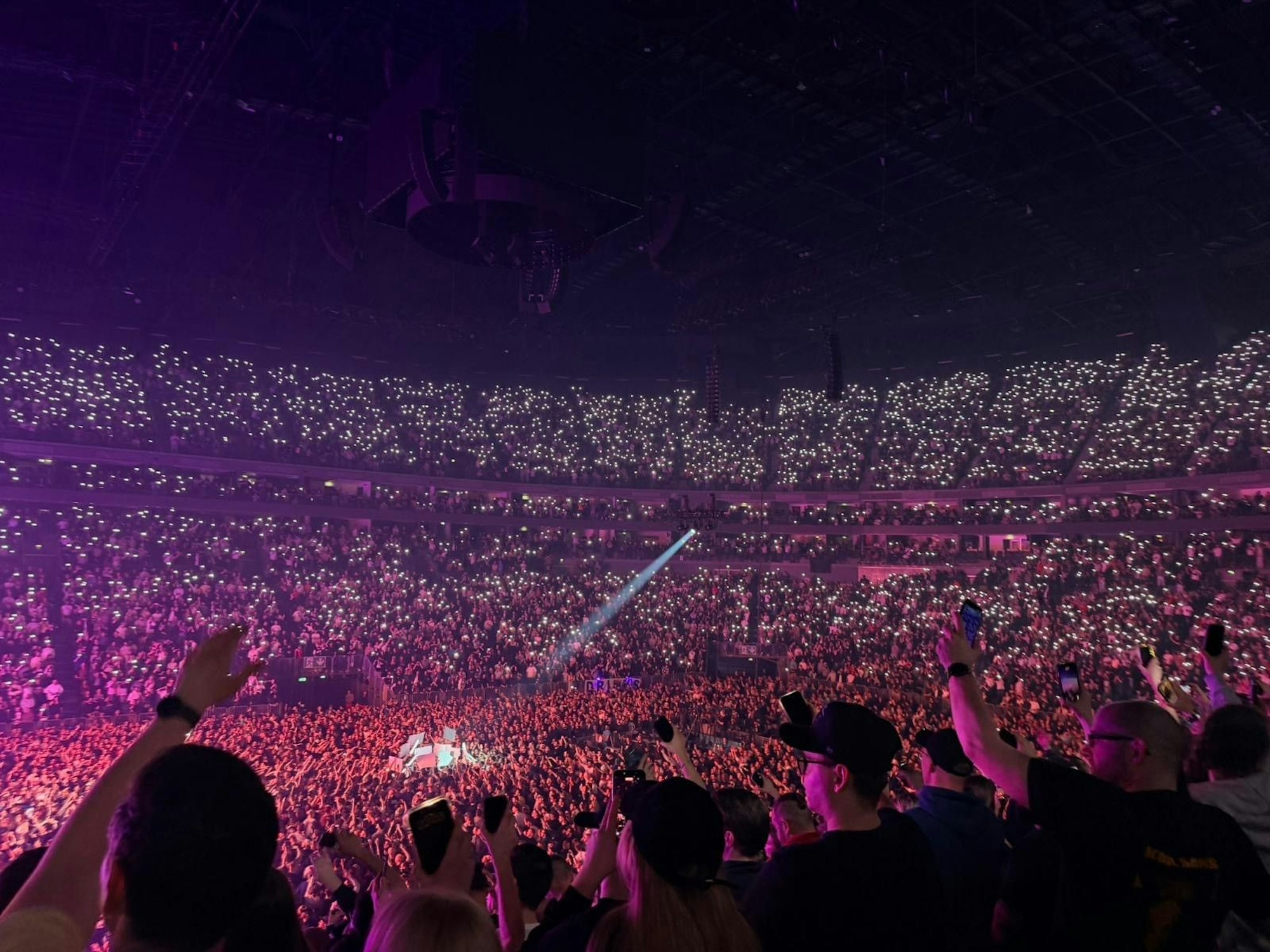 Fans beim Konzert von Kool Savas in Köln.
