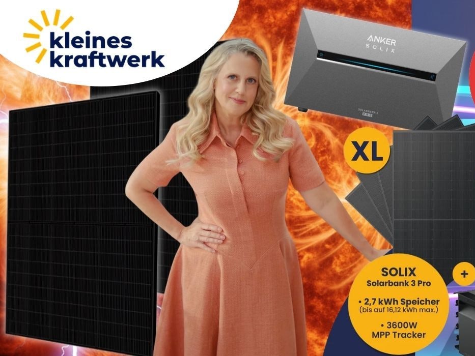 Kleines Kraftwerk Balkonkraftwerk mit Anker Solix Solarbank 3 Pro und Solar-Panelen vor Glutfeuer der Sonne. Im Vordergrund Barbara Schöneberger zusammen mit den Balkonkraftwerken.