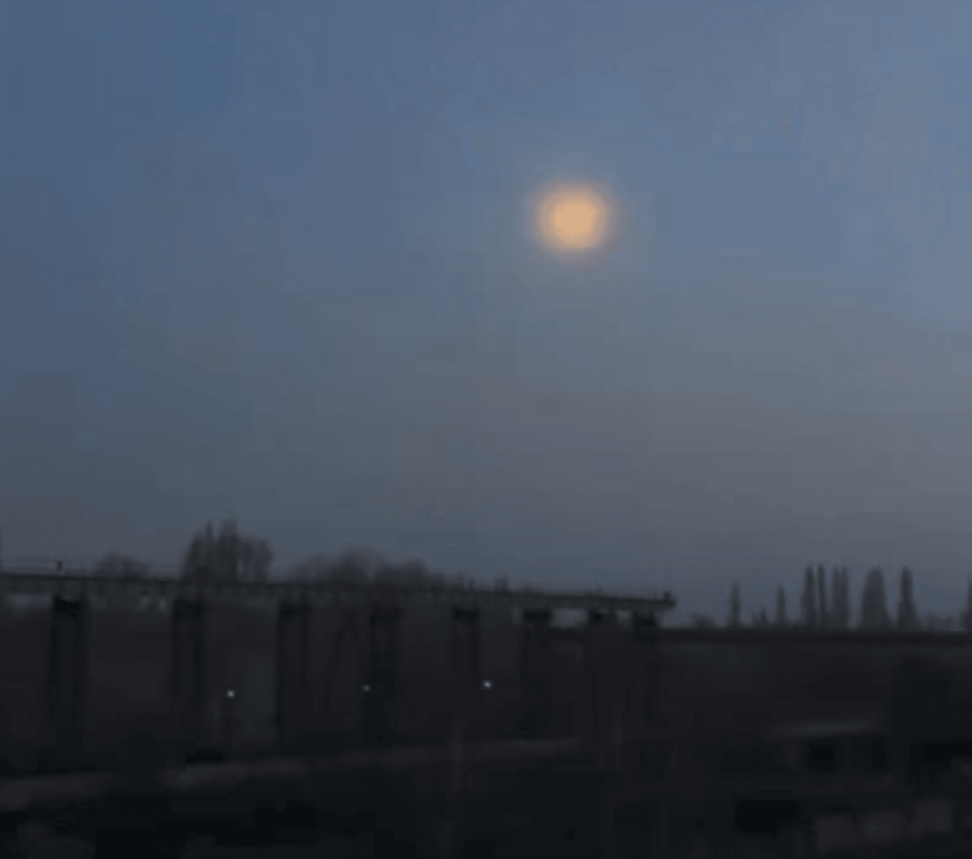 Leser Dirk Schmidt hat den Meteorit über Köln-Neubrück gesehen.