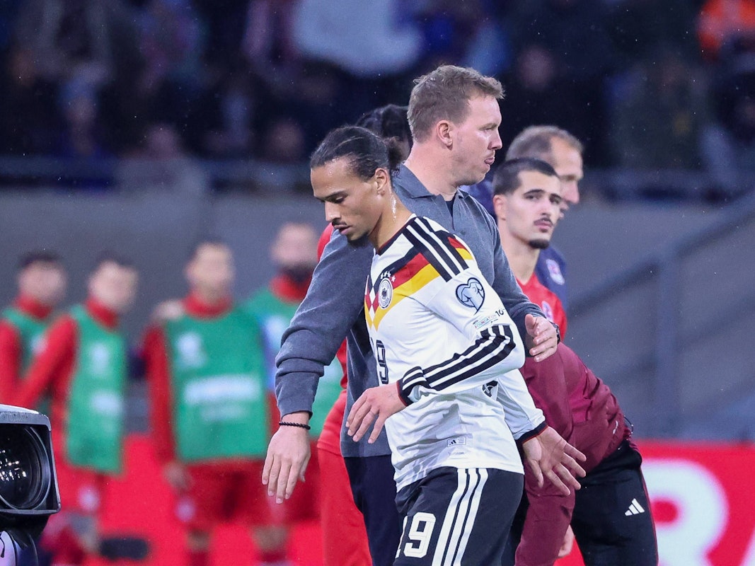 Julian Nagelsmann wechselt Leroy Sané aus.