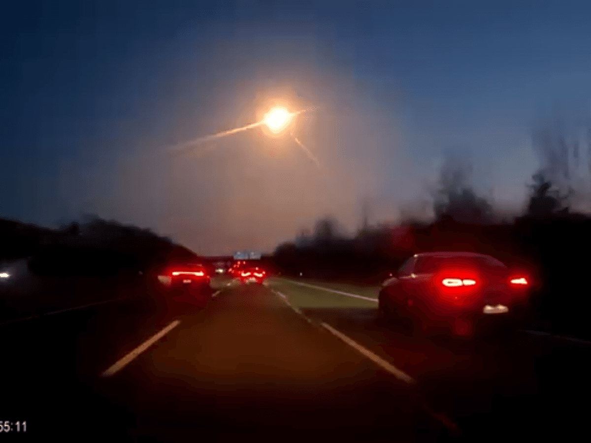 Auch über der A1 auf der Höhe Lövenich war der Feuerball am Himmel deutlich sichtbar.
