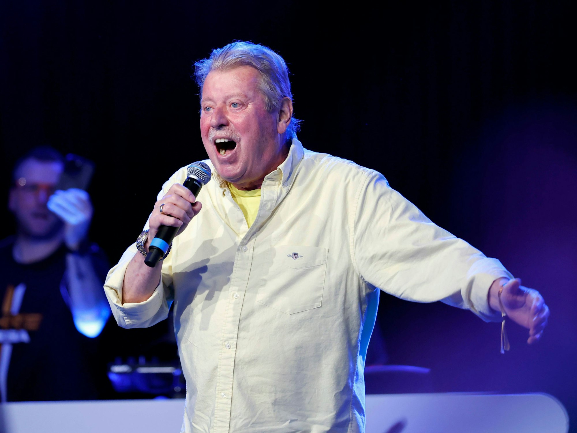 Liedermacher Volker Rosin bei der Party zu 20 Jahre Lorenz Büffel.