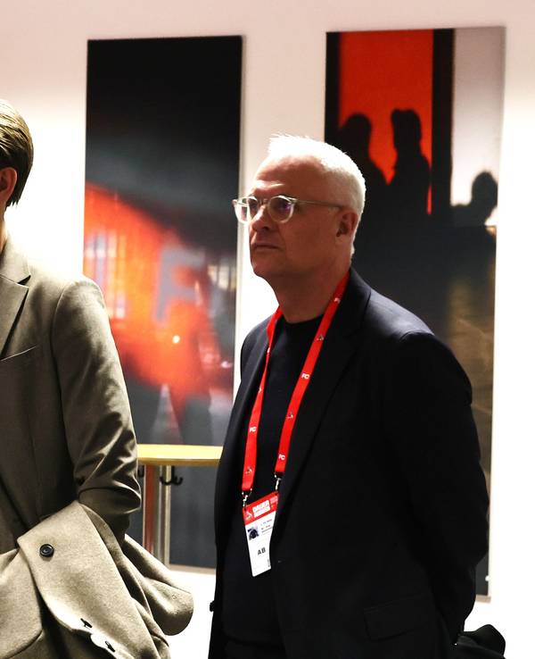 Thomas Kessler und Jörg Alvermann (1. FC Köln) stehen nach dem Spiel gegen Dortmund im Presseraum des Rhein-Energie-Stadions.