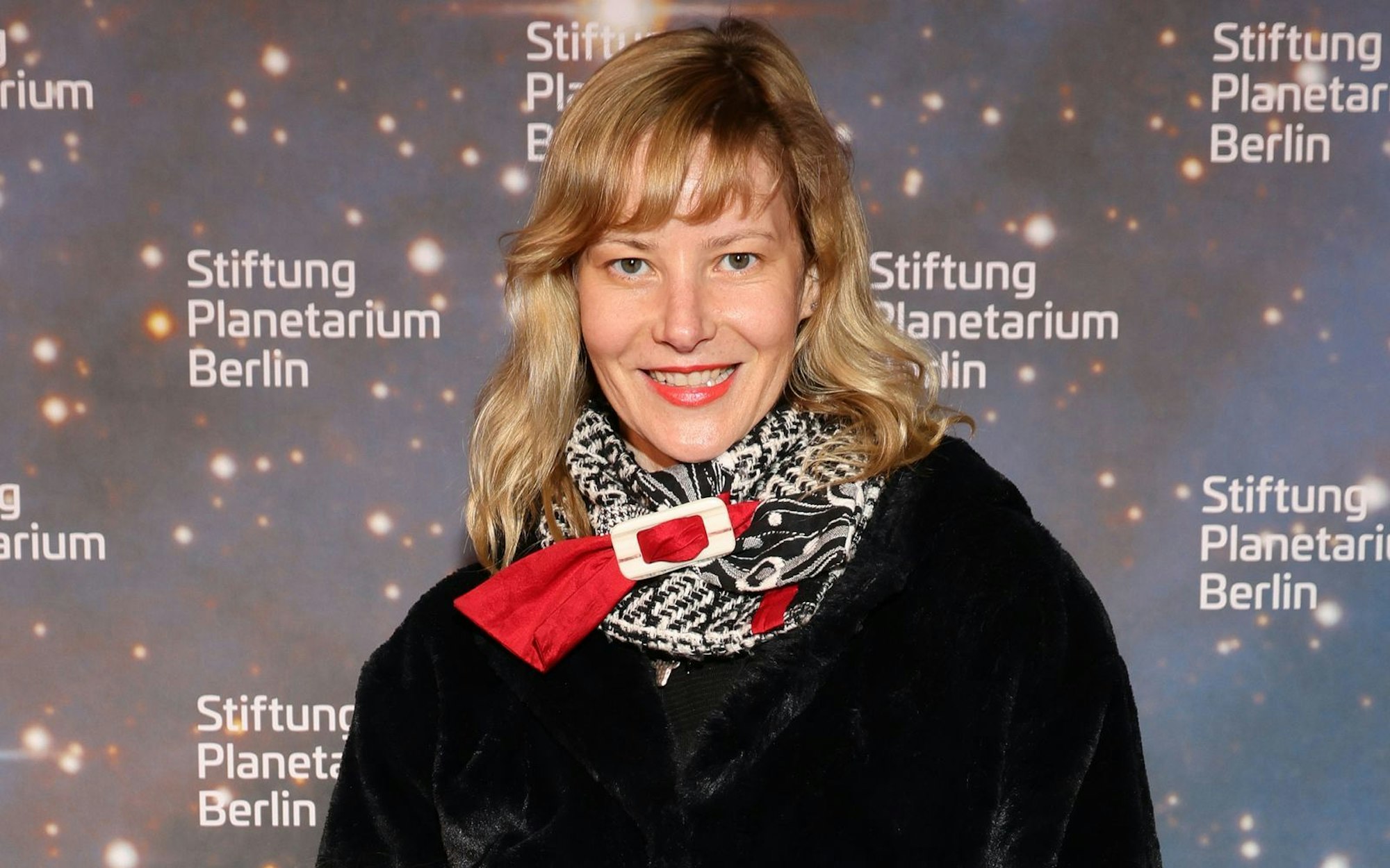 ZDF-Star Teresa Weißbach möchte auf alle Eventualitäten vorbereitet sein. Weil Schauspielerinnen über 50 weniger Rollenangebote bekommen, baut sich die 44-Jährige ein zweites berufliches Standbein auf. (Bild: 2022 Getty Images/Andreas Rentz)