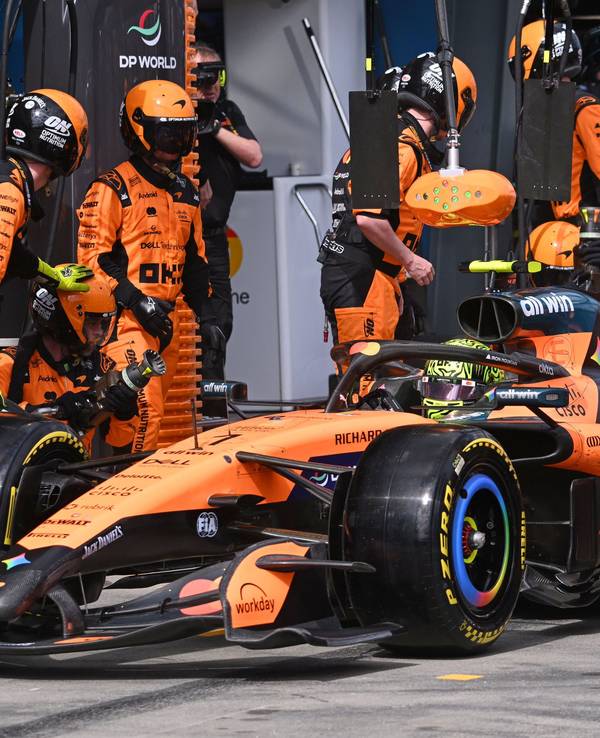Lando Norris bei der Formel 1 in der Boxengasse.