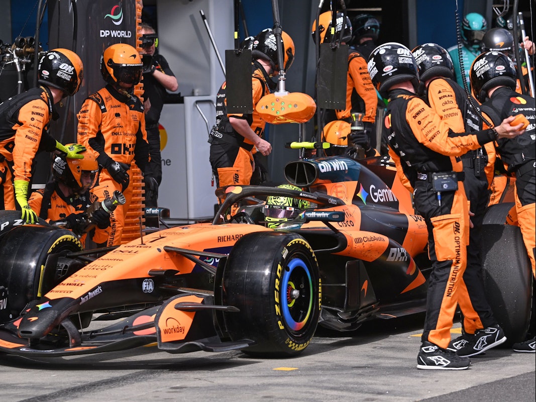 Lando Norris bei der Formel 1 in der Boxengasse.