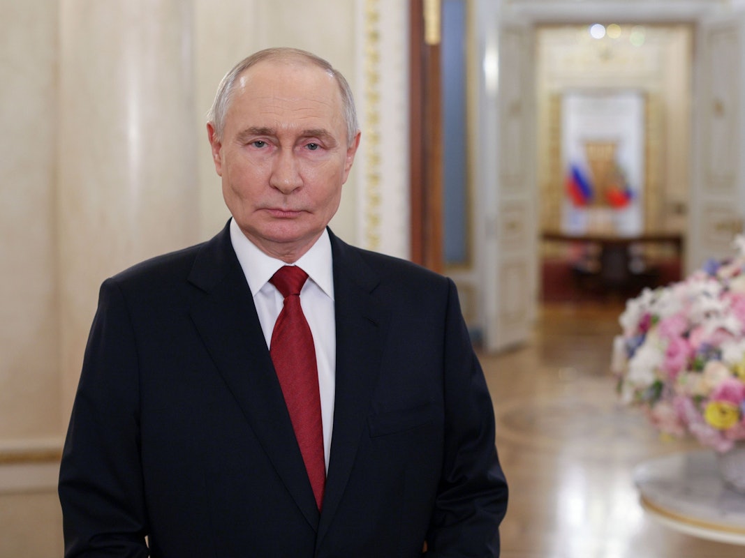 Dieses von der staatlichen russischen Nachrichtenagentur Sputnik via AP veröffentlichte Foto zeigt den russischen Präsident Wladimir Putin bei einer Videoansprache.