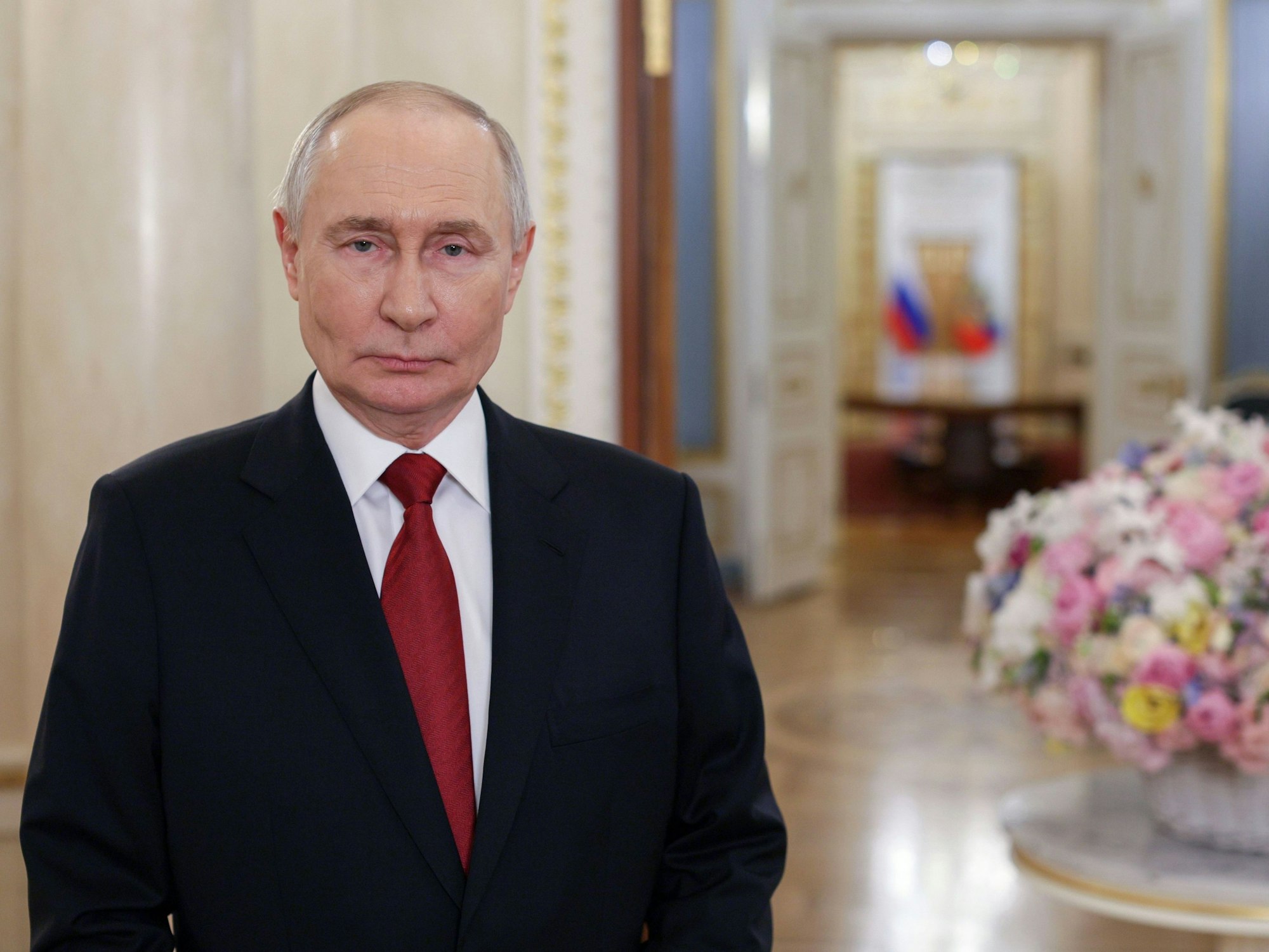 ieses von der staatlichen russischen Nachrichtenagentur Sputnik via AP veröffentlichte Foto zeigt den russischen Präsidenten Wladimir Putin bei einer Videoansprache, um den russischen Frauen zum Internationalen Frauentag zu gratulieren.