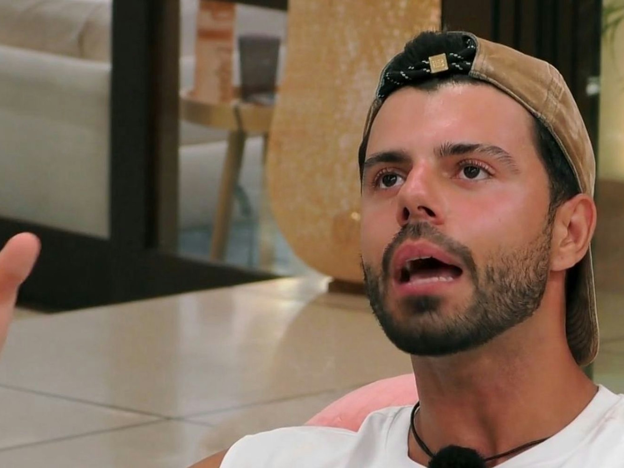 Martin Angelo wird fies beleidigt (teilt aber auch selbst aus). (Bild: Joyn)