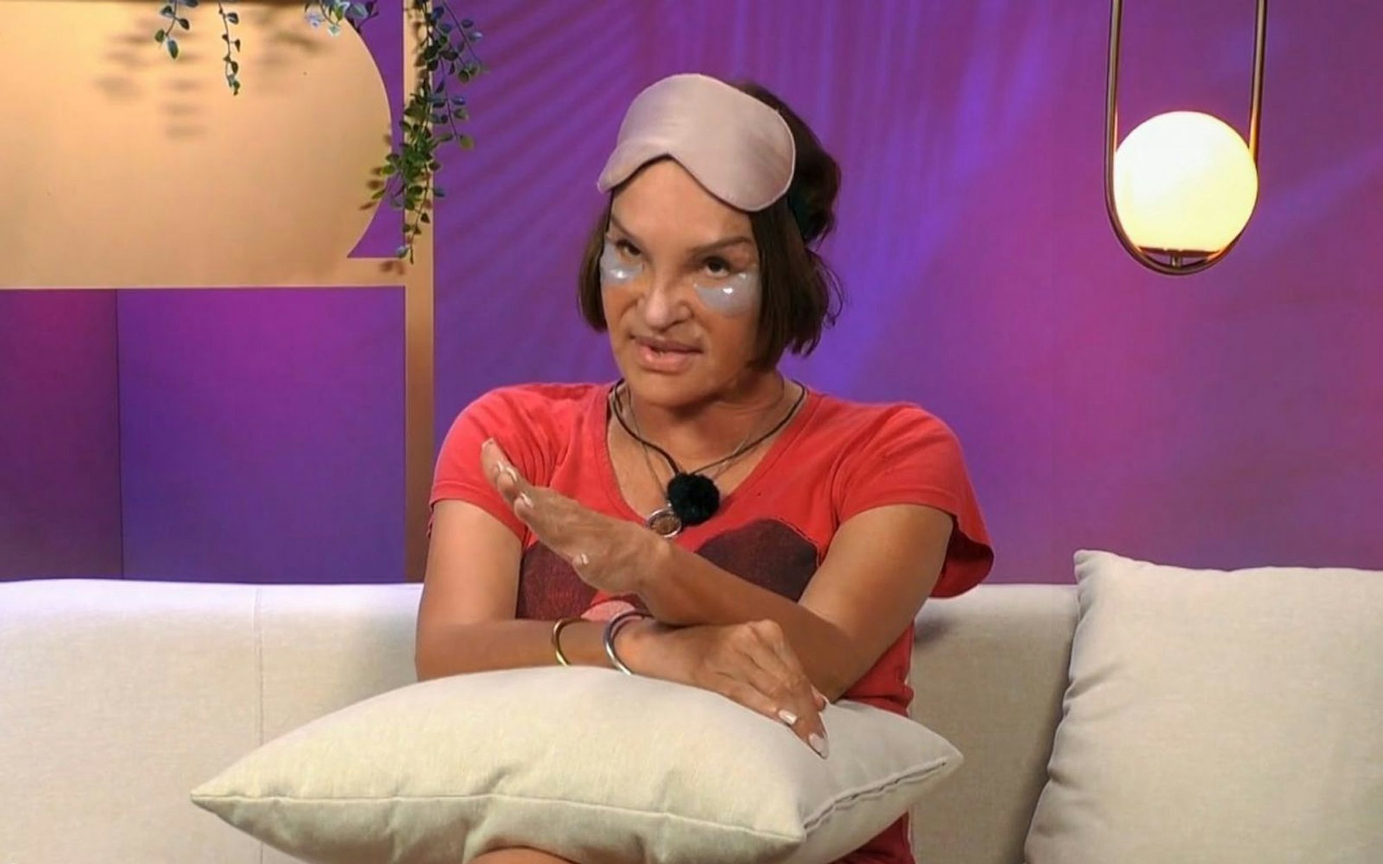 Anouschka hält Martin für „eine Pest“. (Bild: Joyn)