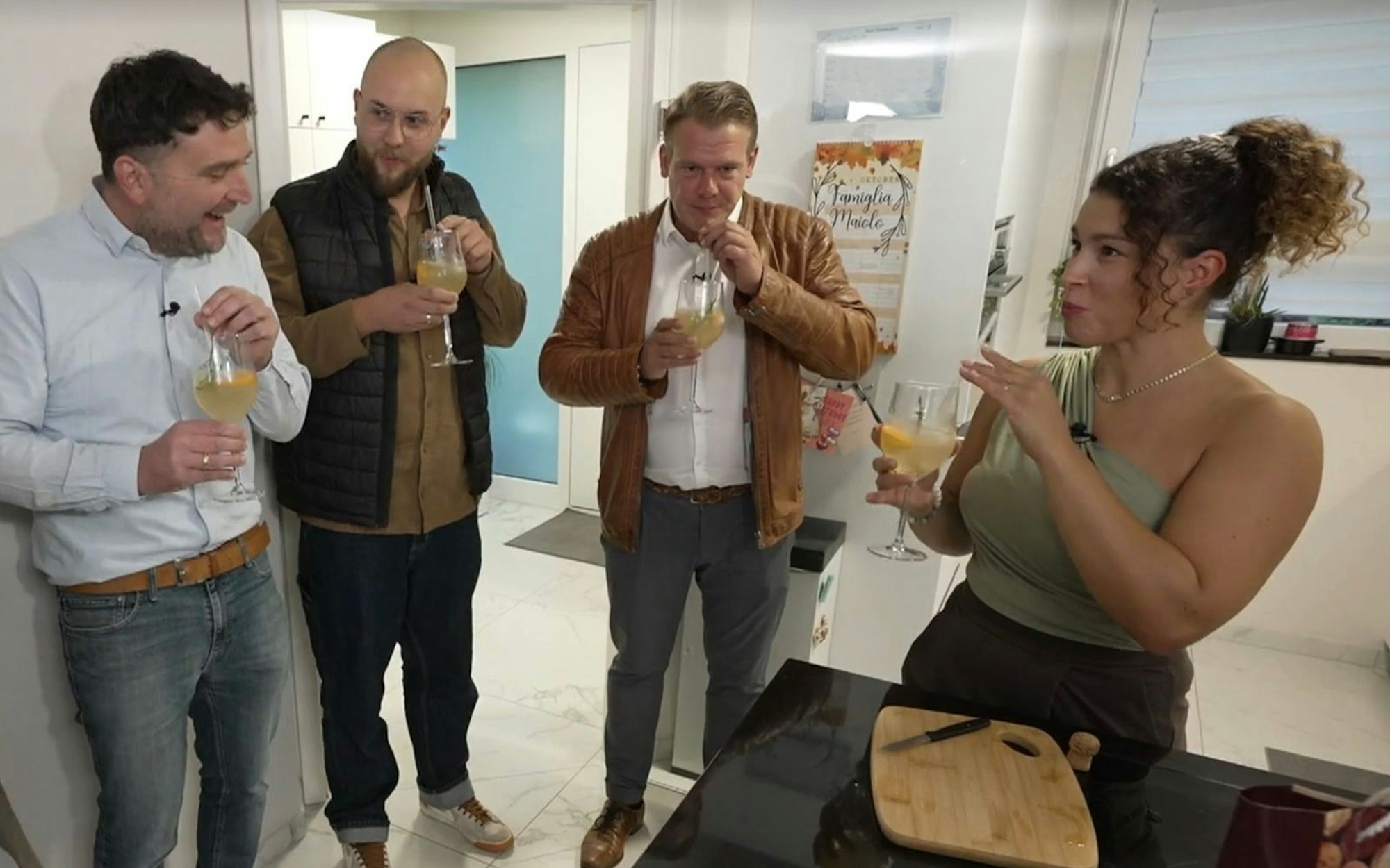 Aperitivo mit Orangenlikör und Frizzante: Bei Chiarina wird es italienisch. (Bild: RTL)