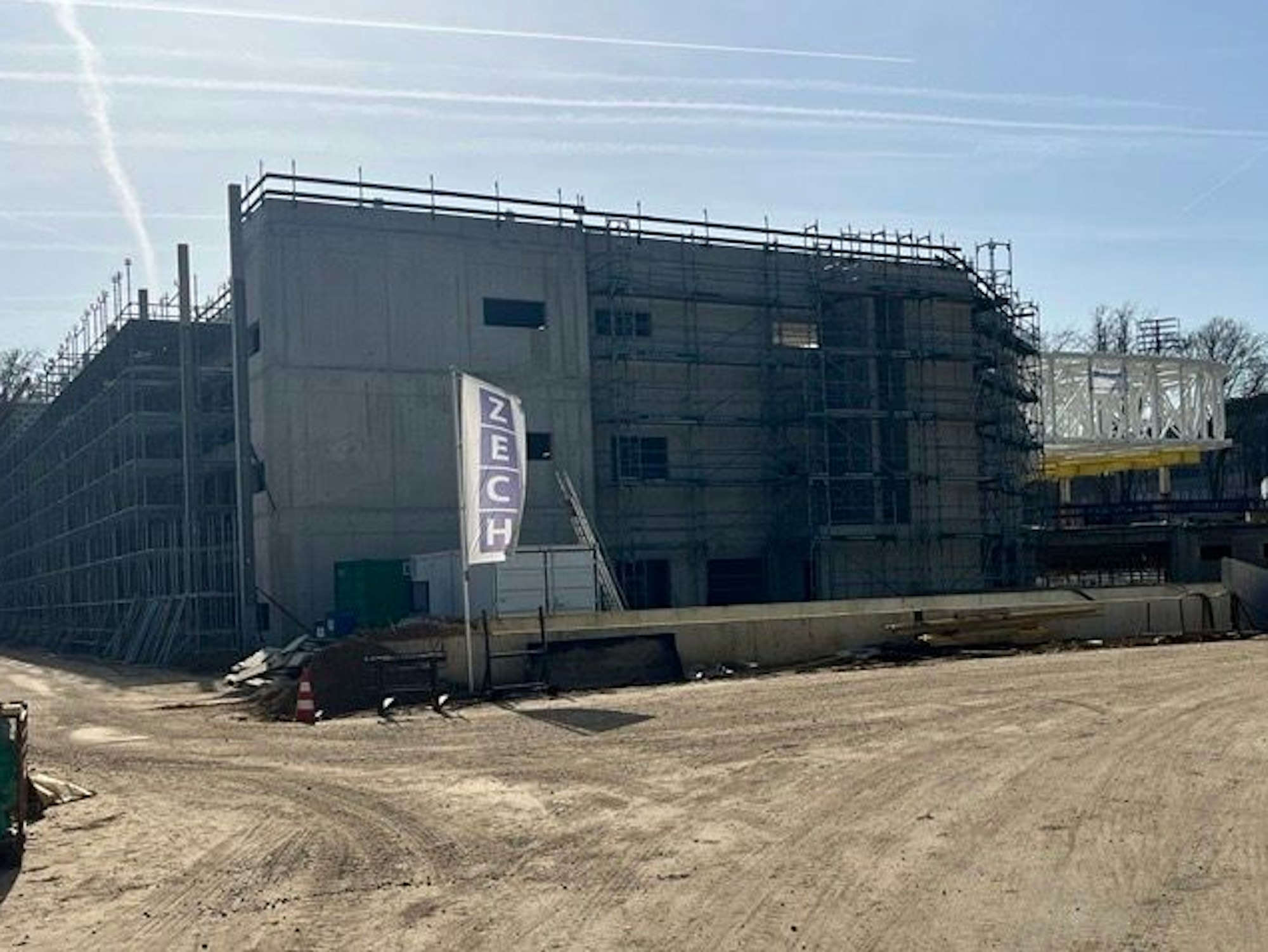 Die Velodrom-Baustelle neben dem Rhein-Energie-Stadion. Im Jahr 2027 soll das Projekt fertiggestellt werden.