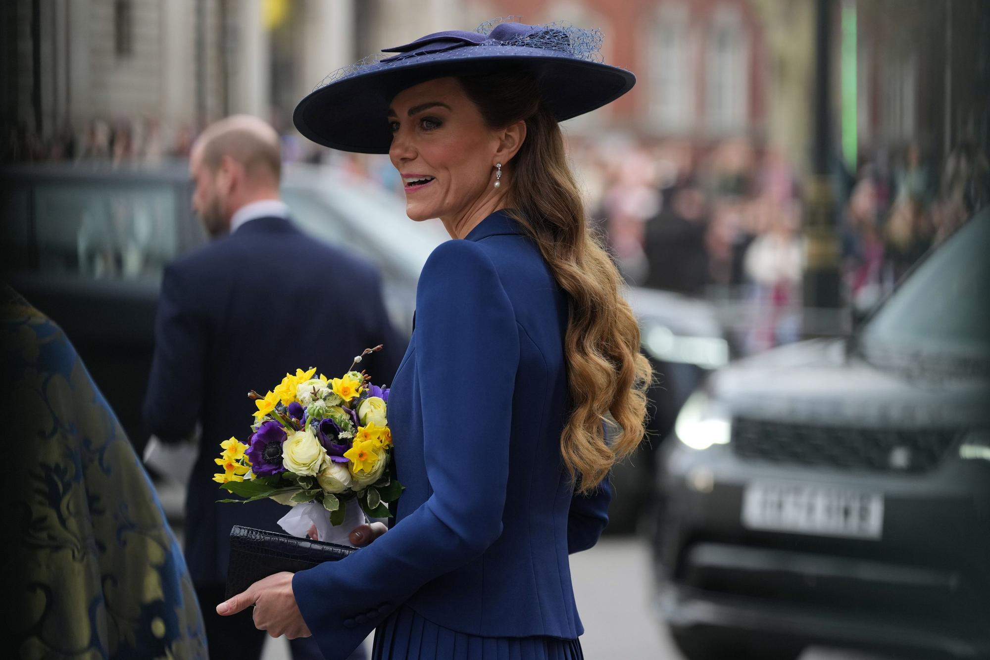 Kate, Prinzessin von Wales, verlässt die Westminster Abbey, nachdem sie an der jährlichen Feier zum Commonwealth Day teilgenommen hat.