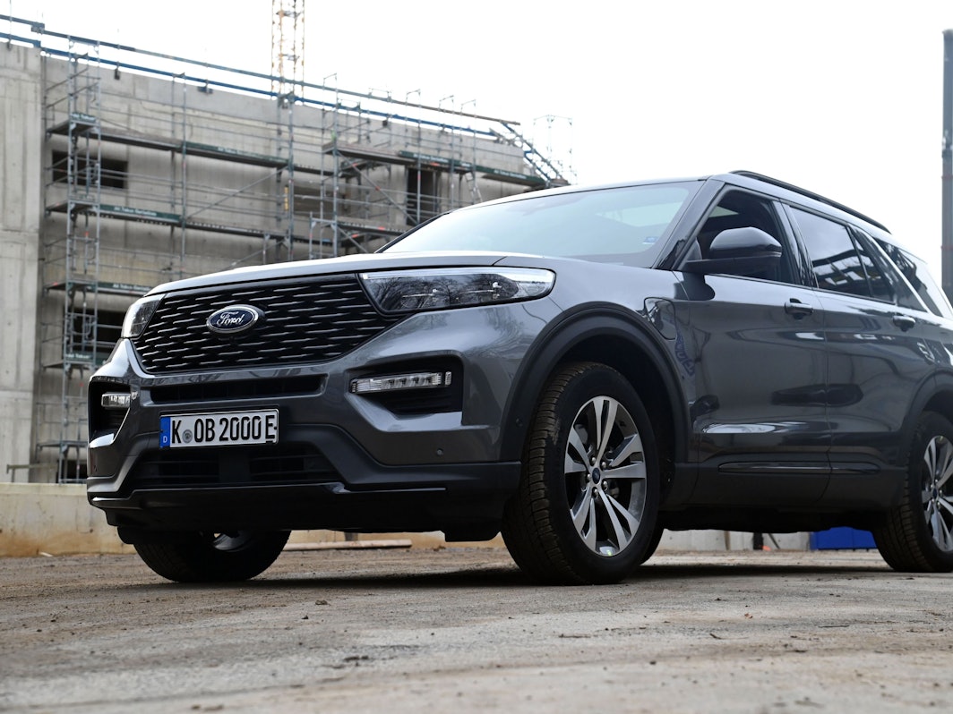 Der Dienstwagen von OB Torsten Burmester. Er fährt einen Ford Explorer als Plug-in-Hybrid mit V6-Benzinmotor und Elektromotor.