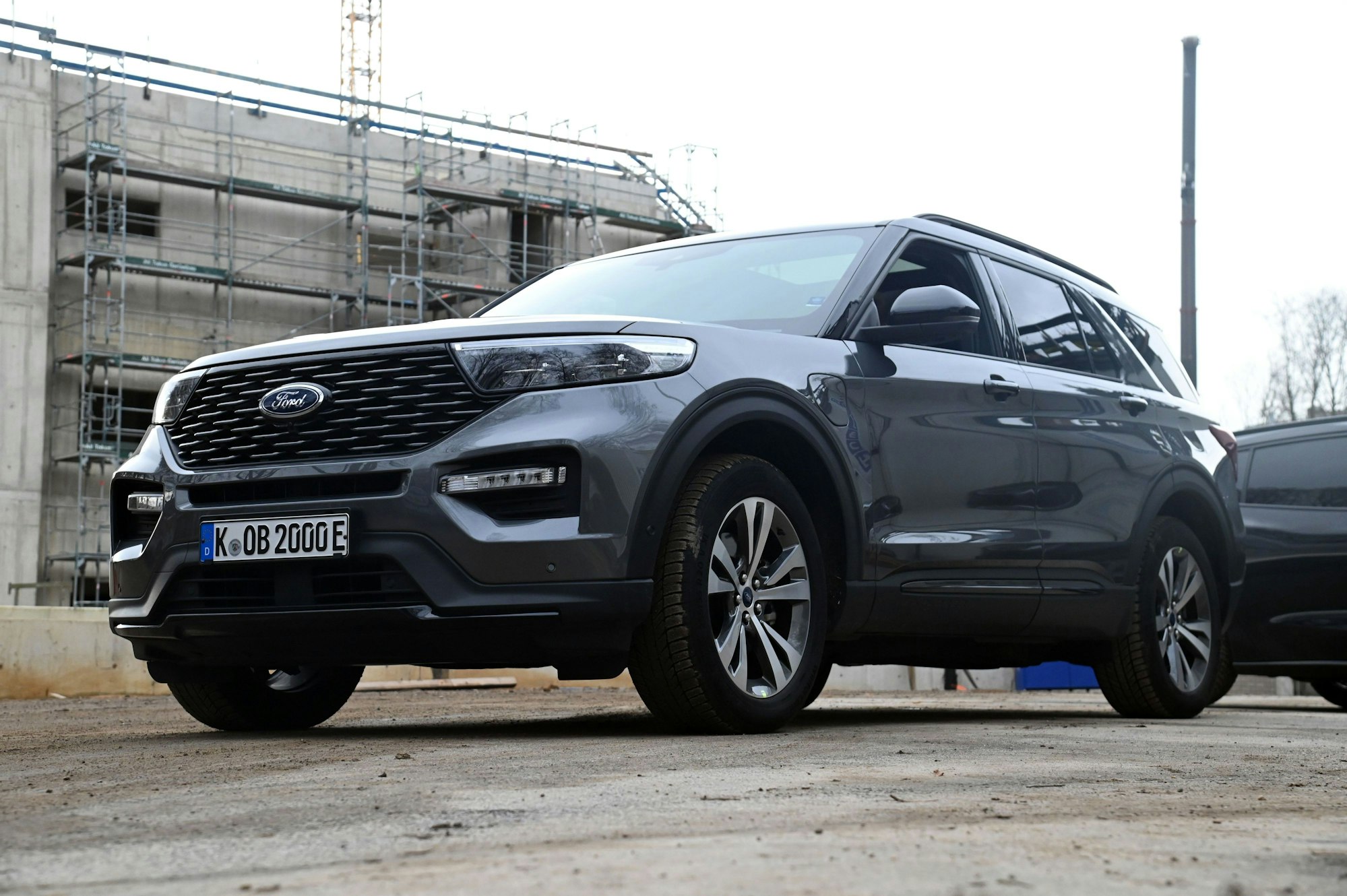 Der Dienstwagen von OB Torsten Burmester. Er fährt einen Ford Explorer als Plug-in-Hybrid mit V6-Benzinmotor und Elektromotor.