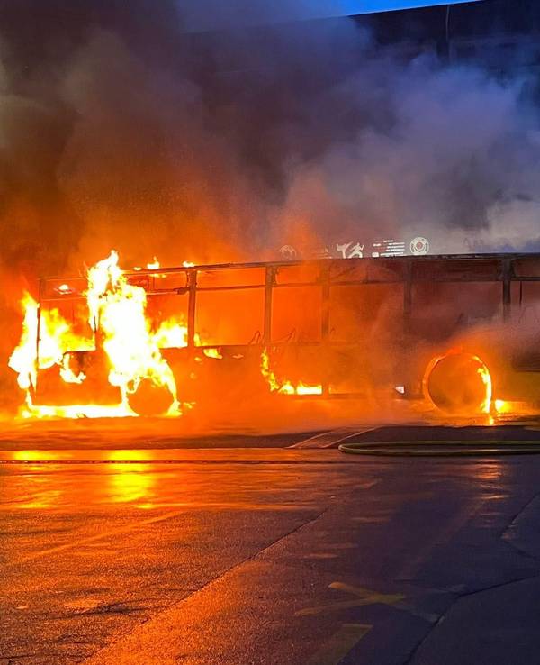 In der Schweiz hat es bei einem Unglück mit einem Linienbus mehrere Tote und Verletzte gegeben.