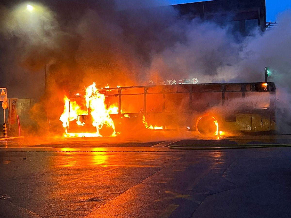 In der Schweiz hat es bei einem Unglück mit einem Linienbus mehrere Tote und Verletzte gegeben.