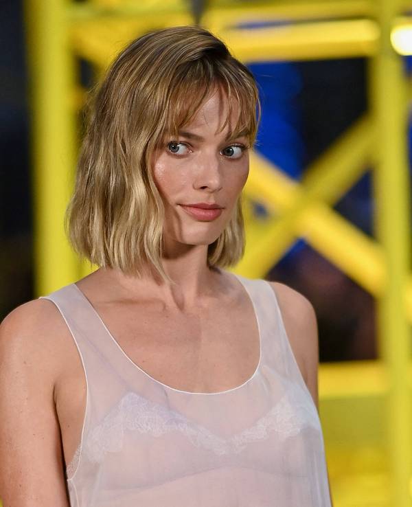 Margot Robbie bei der Paris Fashion Week.