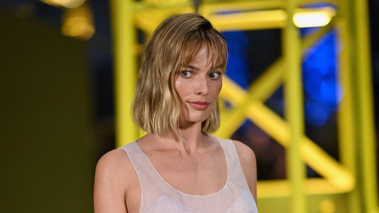 Margot Robbie bei der Paris Fashion Week.