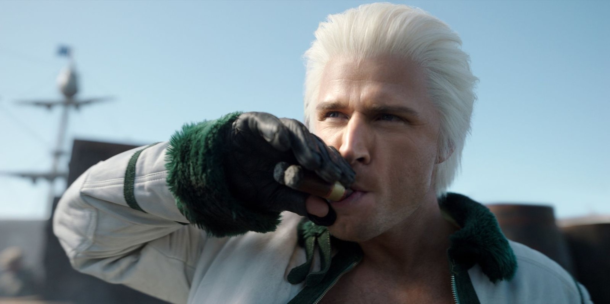 Marine-Captain Smoker (Callum Kerr) würde bei seiner unnachgiebigen Jagd nach Piraten am liebsten keine Gefangenen machen. (Bild: © Netflix)