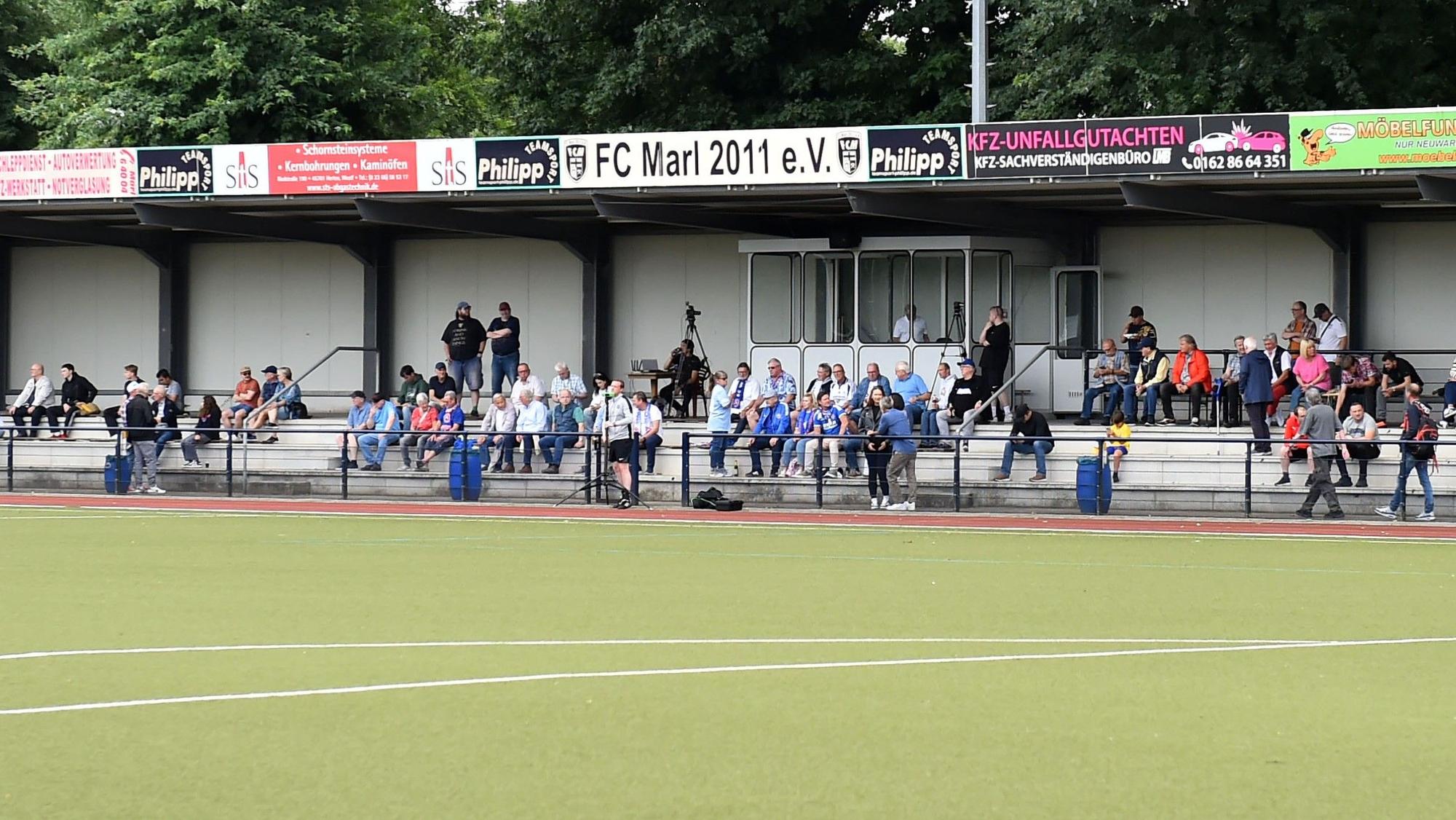 Blick auf die Tribüne beim FC Marl.