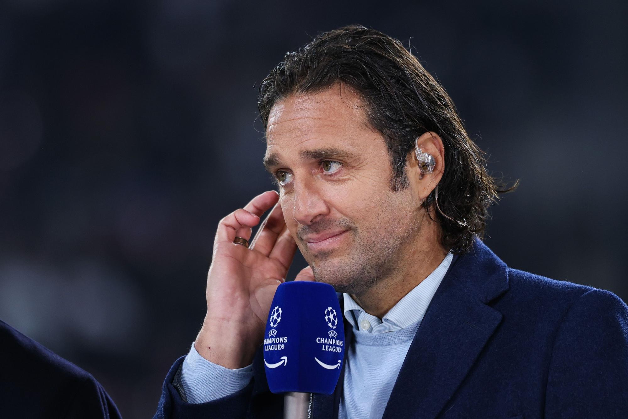 Ex-Fußball-Weltmeister Luca Toni am Mikrofon