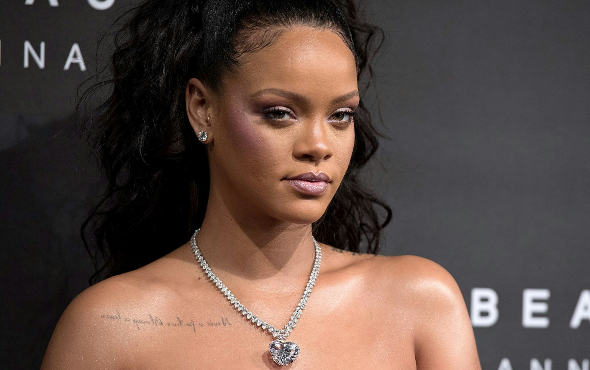Schock für Rihanna: Eine unbekannte Frau hat auf das Haus der Pop-Sängerin geschossen. (Bild: Chris J Ratcliffe/Getty Images)