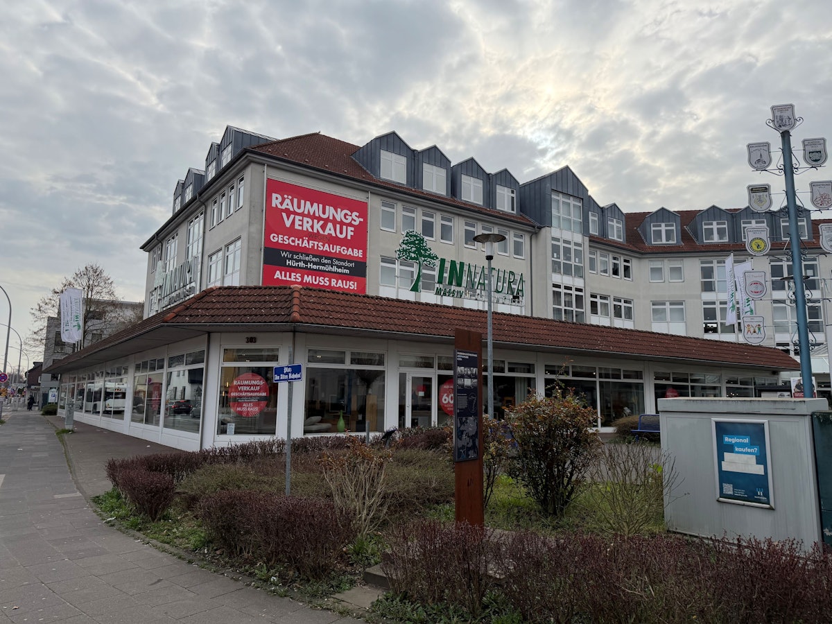 Blick auf das Innatura-Möbelhaus in Hürth.