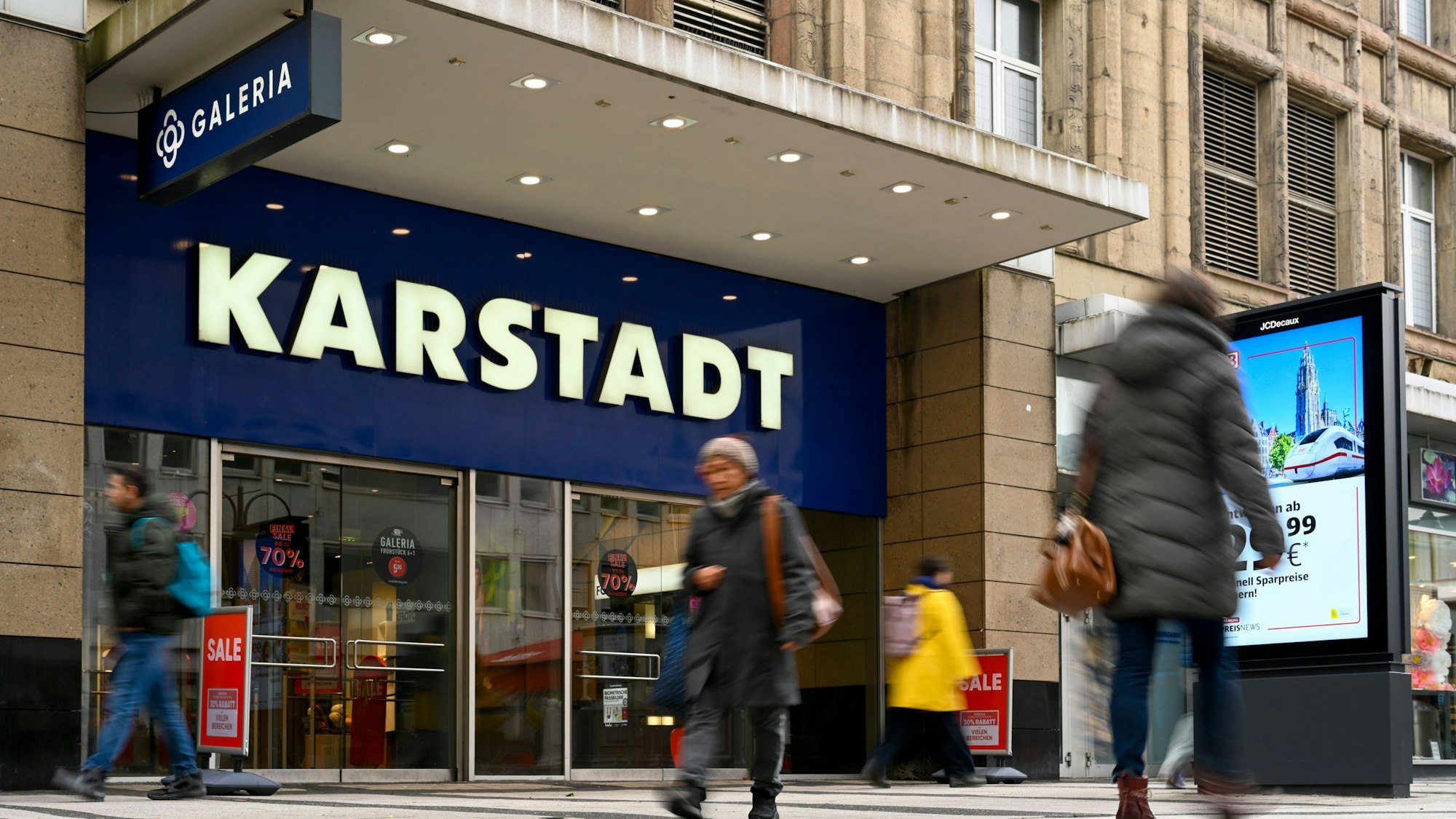 Das Warenhaus von Galeria Karstadt in der Breite Straße.