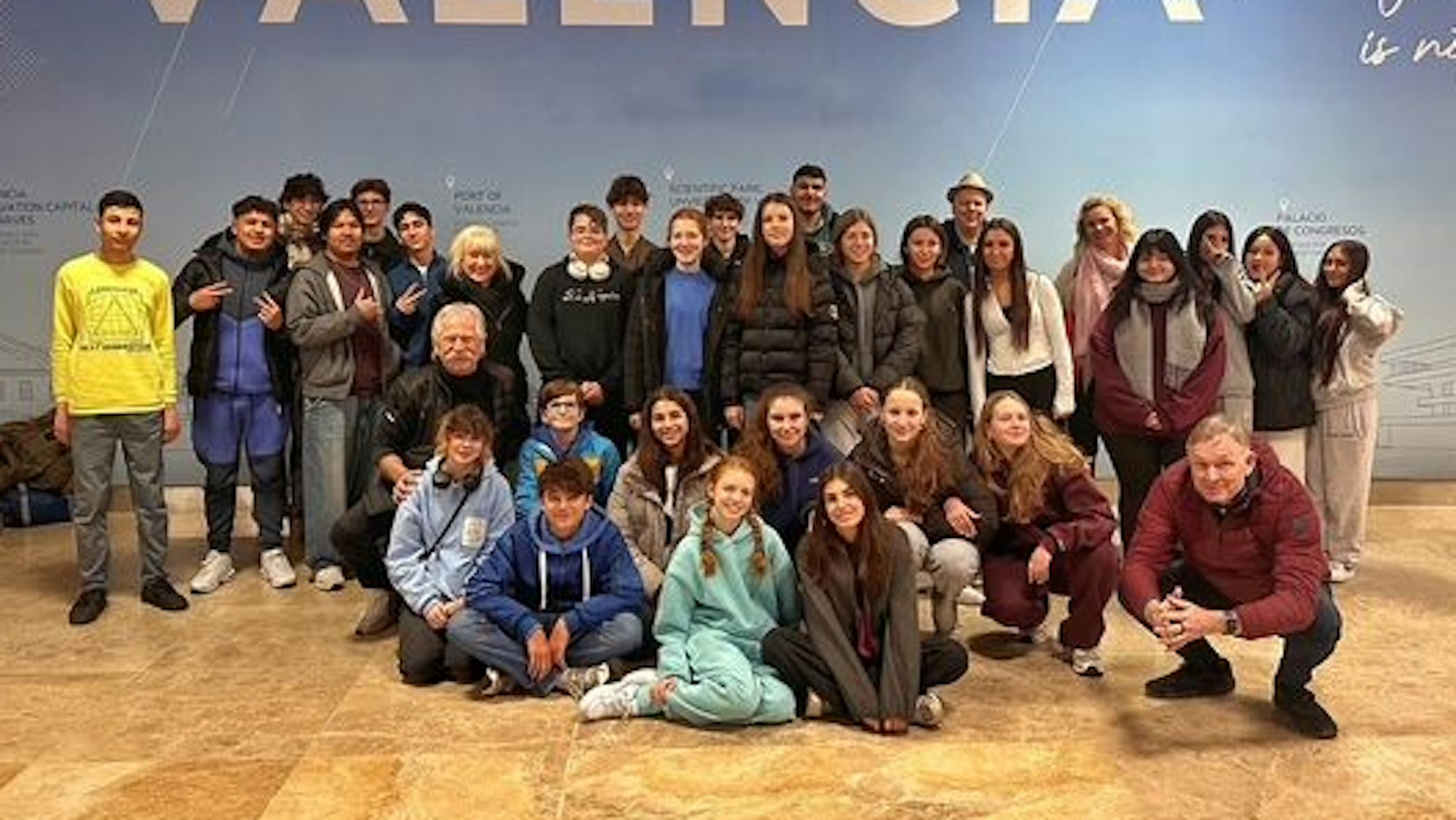 Henning Krautmacher mit den Kölner Kindern in Spanien.