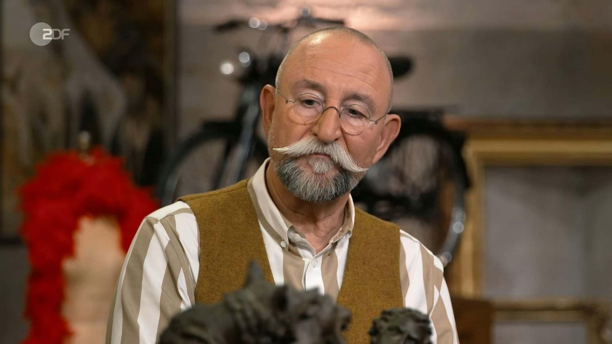 „Wer tut einem jetzt am meisten leid?“, wusste Lichter nicht, ob er für den Mann, den Hund oder den Panther sein sollte. (Bild: ZDF)