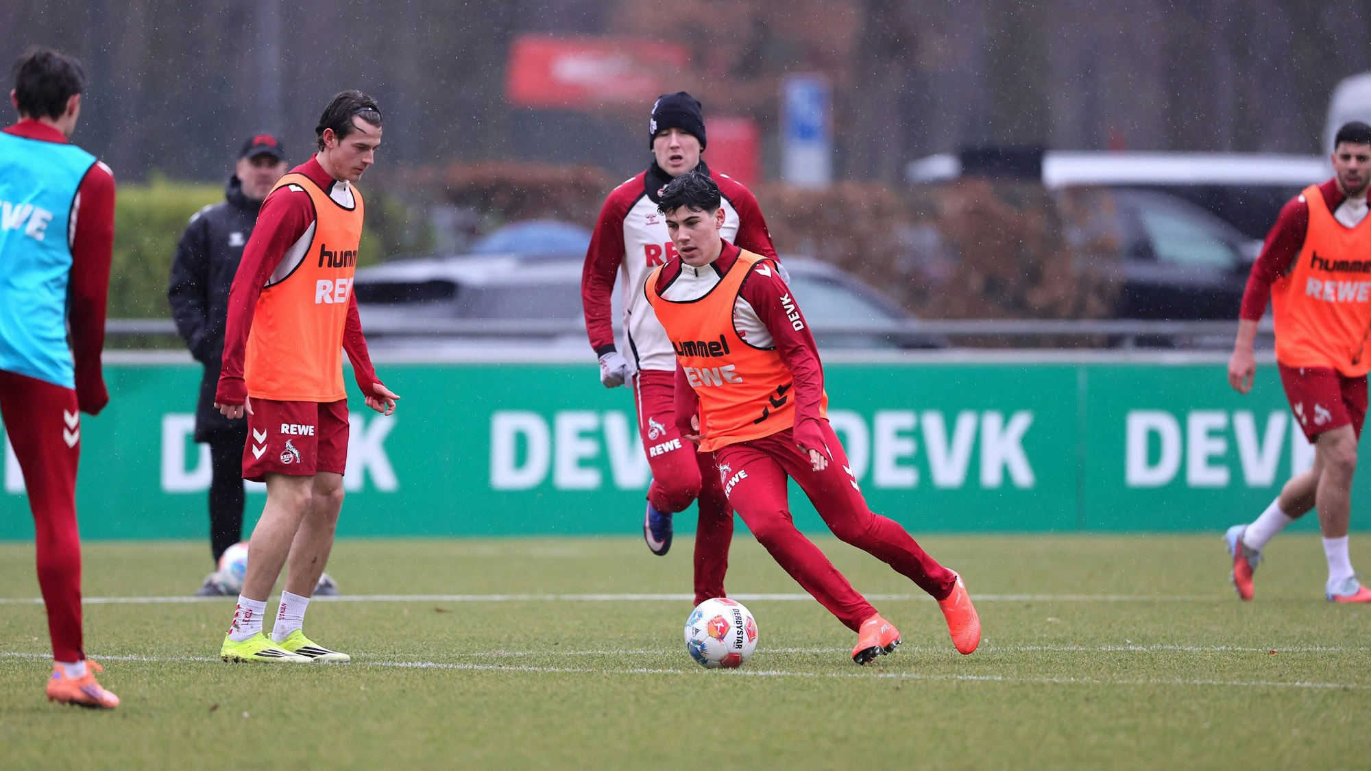 Felipe Chávez in Aktion mit Ball.