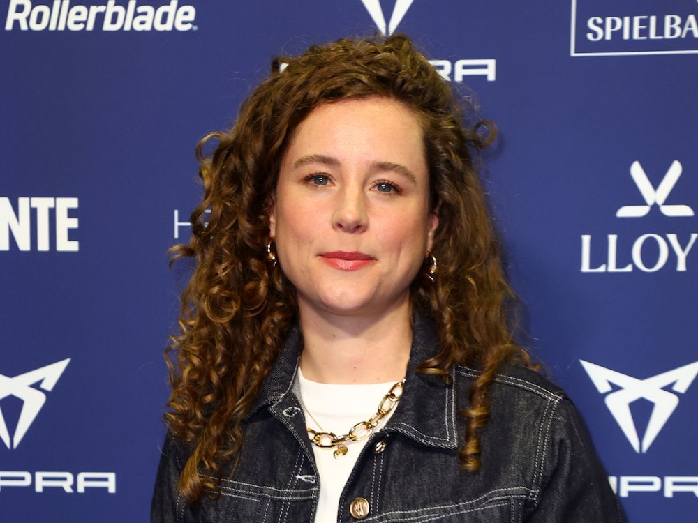 „Reiterhof Wildenstein“-Star Klara Deutschmann schlüpft ab Donnerstag, 12. März, in die Rolle der mit ADHS lebenden Rettungssanitäterin Elli Kempfer. (Bild: 2025 Getty Images/Ben Kriemann)