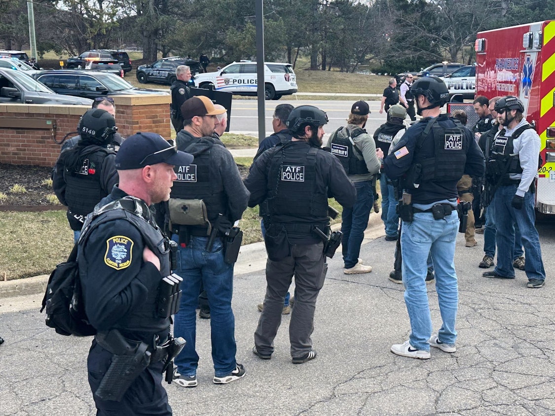 Berichte: Auto fährt in Synagoge in Michigan