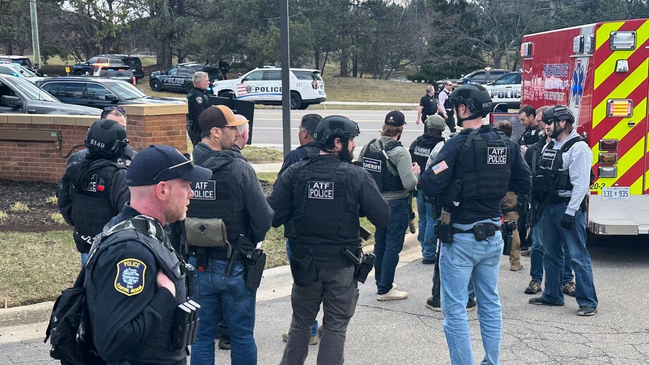 Berichte: Auto fährt in Synagoge in Michigan