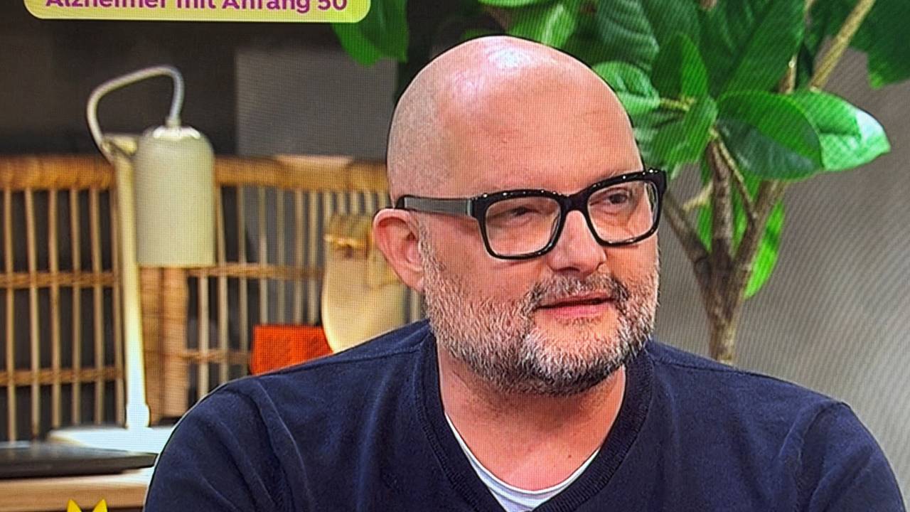 Der ehemalige Sportreporter Jo Failer spricht im Sat.1 Frühstücksfernsehen über seine frühe Alzheimer Demenzerkrankung