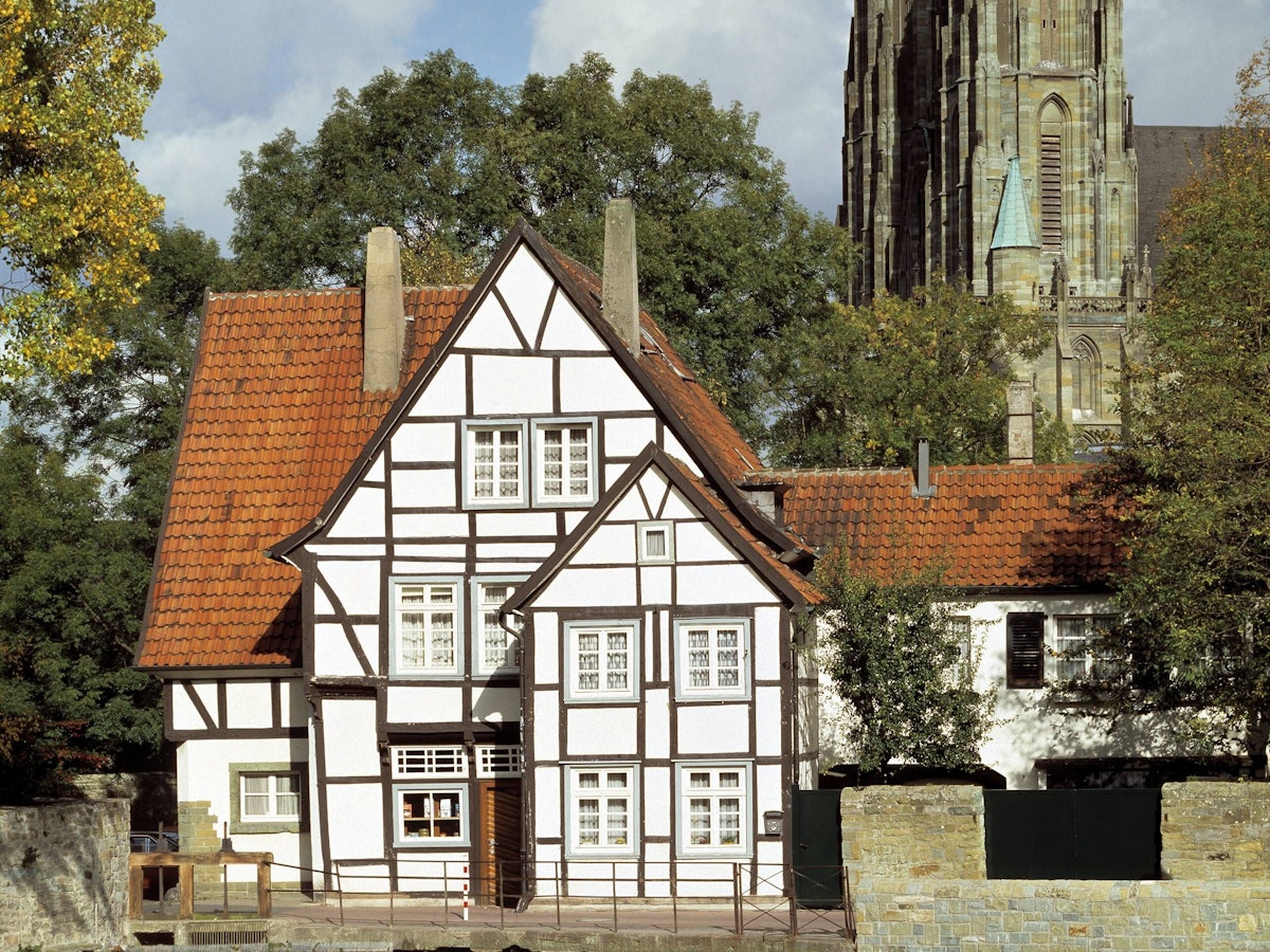 Die Türme der Wiesenkirche in Soest sehen denen des Kölner Doms zum verwechseln ähnlich.