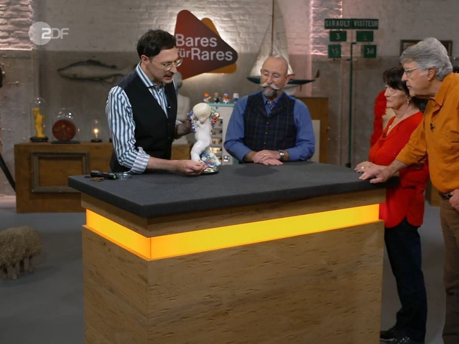 Zwei Verkäufer wollten bei „Bares für Rares“ ein Jahreszeiten-Putto loswerden. (Bild: ZDF)