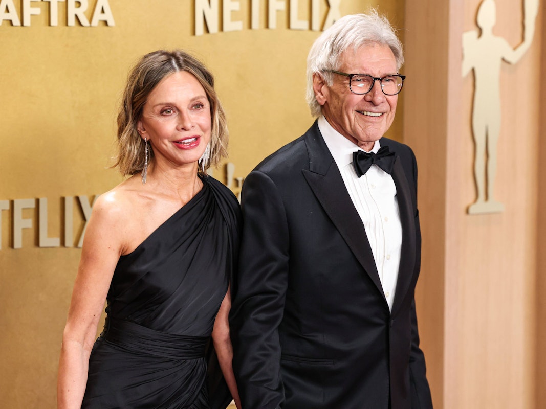 Harrison Ford und Calista Flockhart posieren.