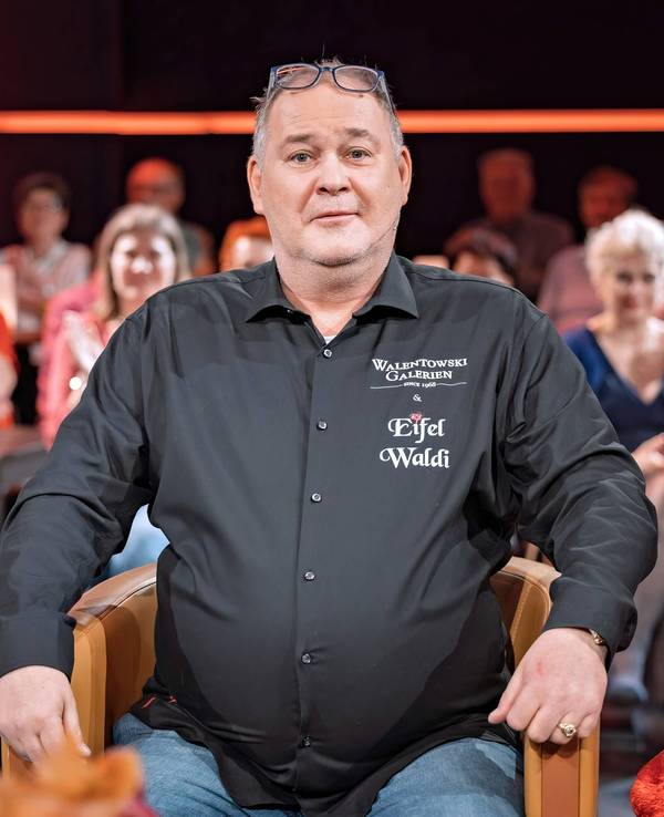 Kunsthändler Walter Lehnertz (59) bei der Aufzeichnung der MDR-Talkshow „Riverboat“ am 4. April 2025