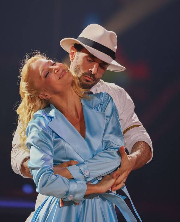 Schauspieler Jan Kittmann und Profitänzerin Kathrin Menzinger – sie bekamen die erste Zehn!