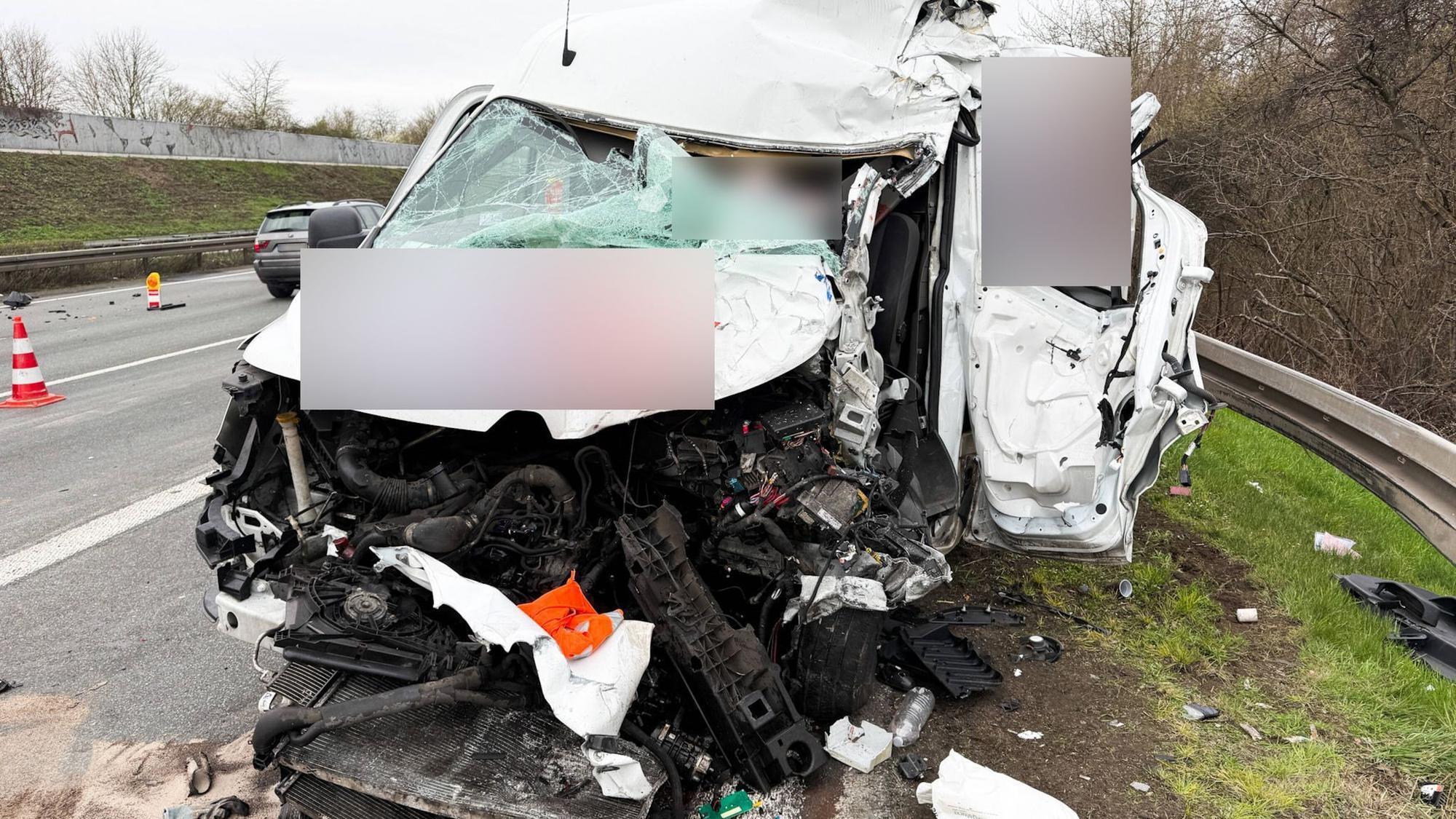 Schwerer Verkehrsunfall auf A2