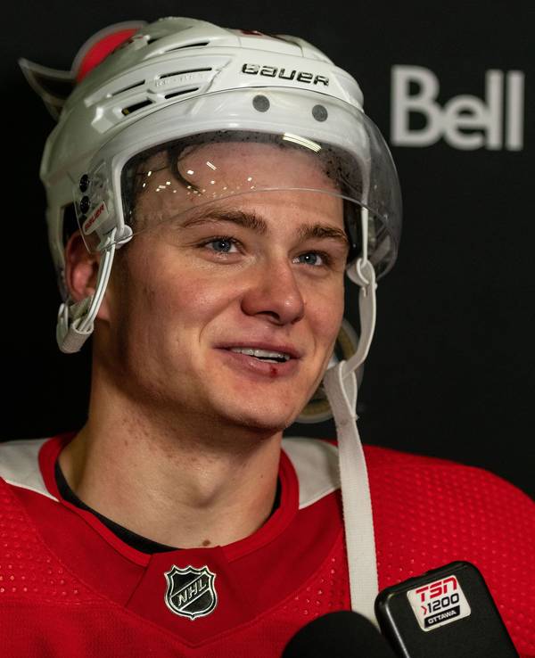 Ottawa-Star Tim Stützle beim Interview