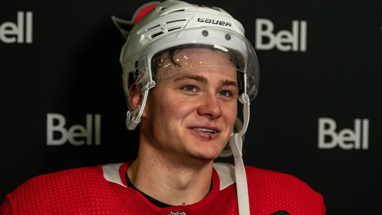 Ottawa-Star Tim Stützle beim Interview