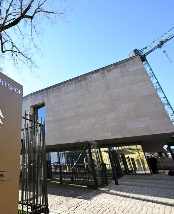 BGH prüft Streit um Familienarchiv verfolgter Zeugen Jehovas